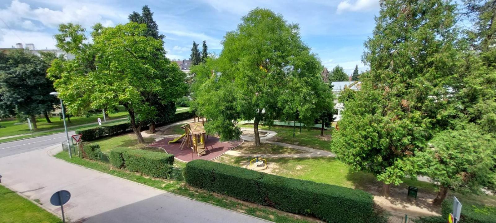 3 Min. Away Apartment Копривница Екстериор снимка